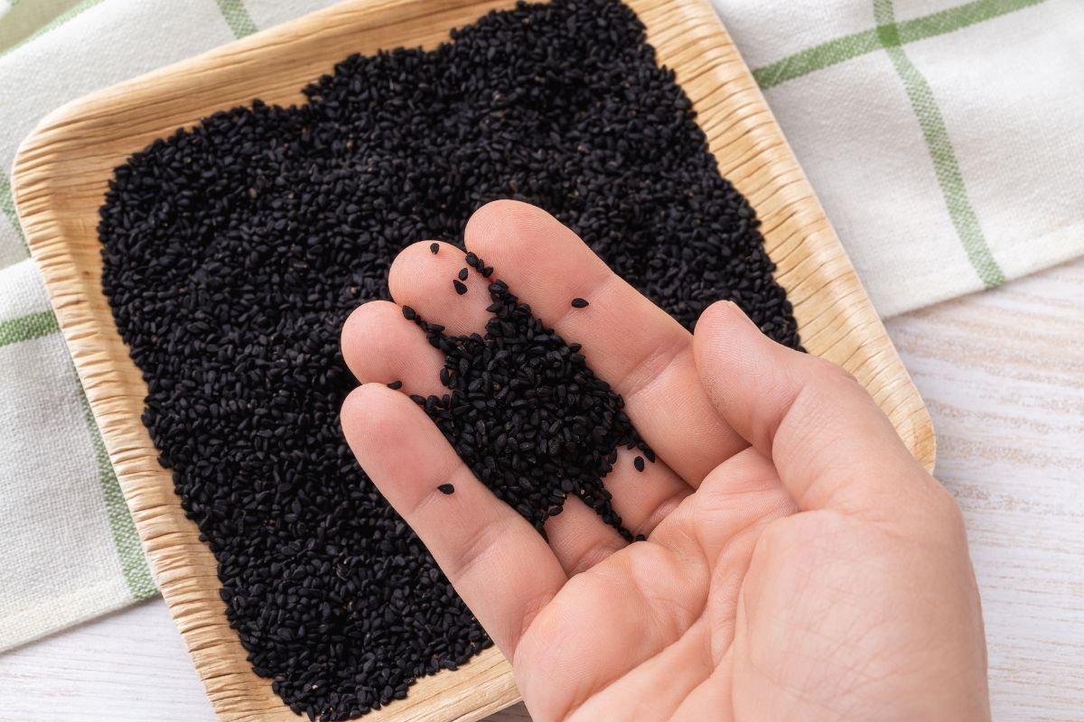 What Happens if We Eat Kalonji (Nigella Seeds) Daily